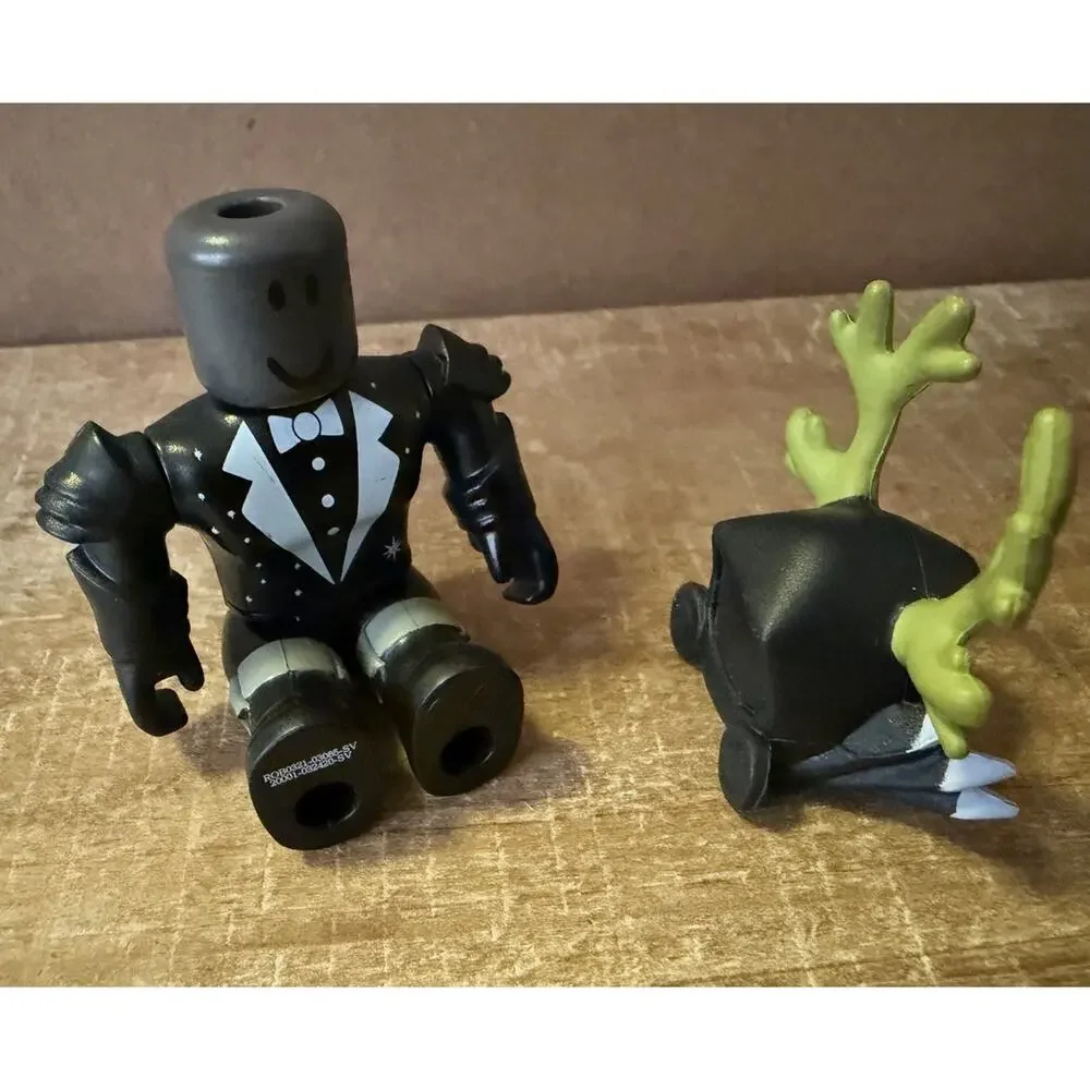 Gods Galaxy Roblox Series 8 w/accessories
